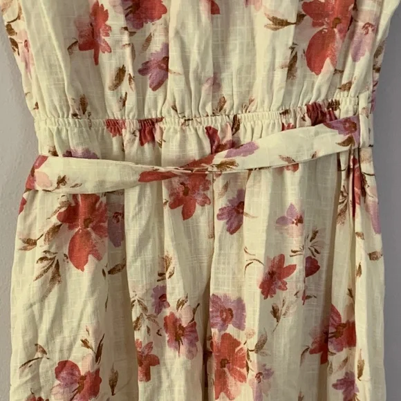 Cream floral dress - Picture 8 of 9